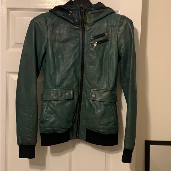 Leather jacket - Picture 9 of 10